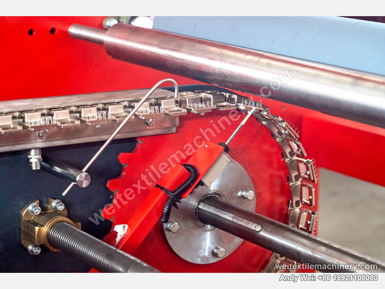 QL WPF-LTYS Pin-Chain Steaming-Shrinking Machine, detail, pin chain running over the sprocket
