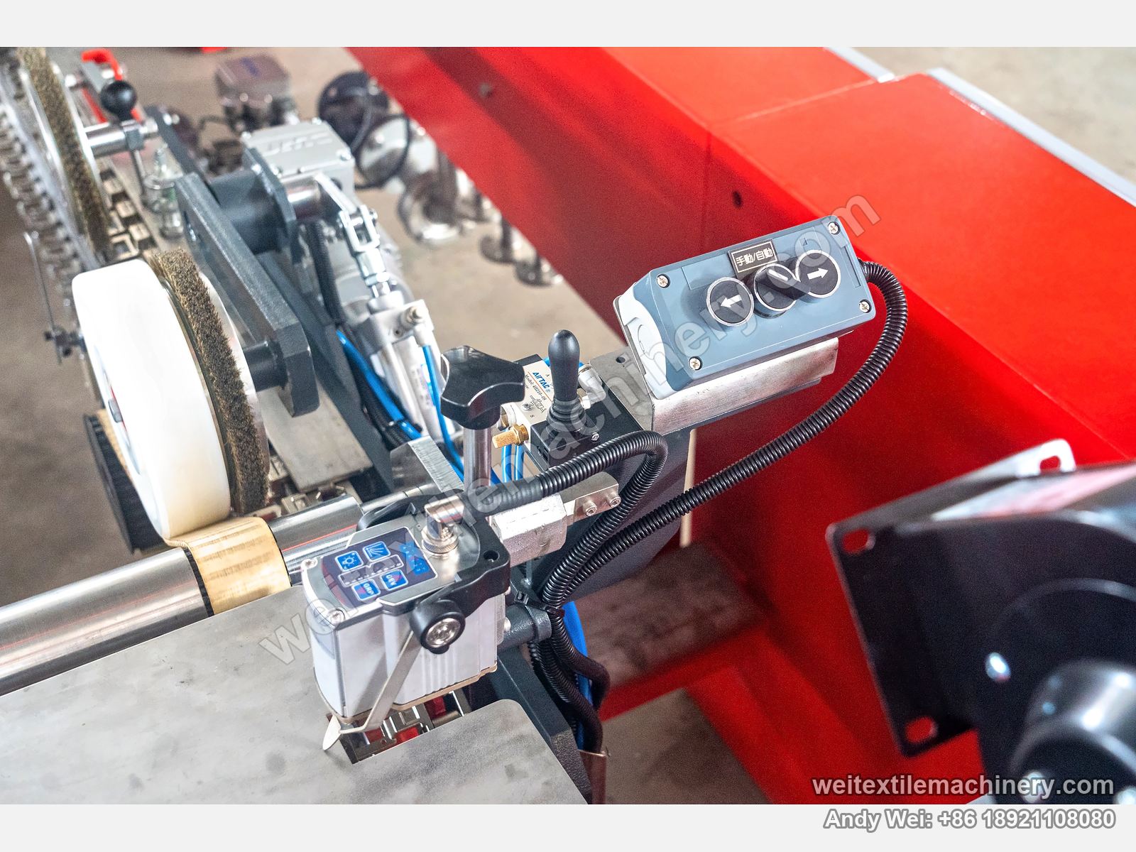 QL WPF-LTYS Pin-Chain Steaming-Shrinking Machine, detail, fabric edge guide and control box